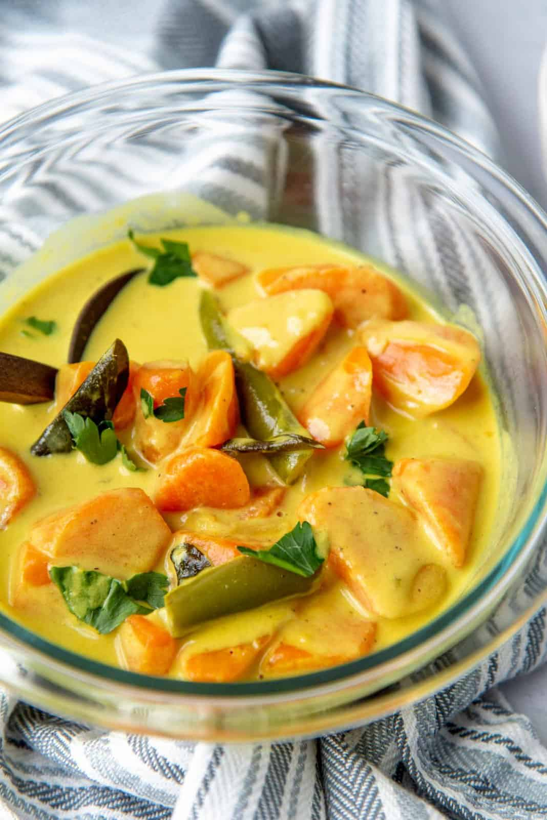Sri Lankan Creamy Carrot Curry